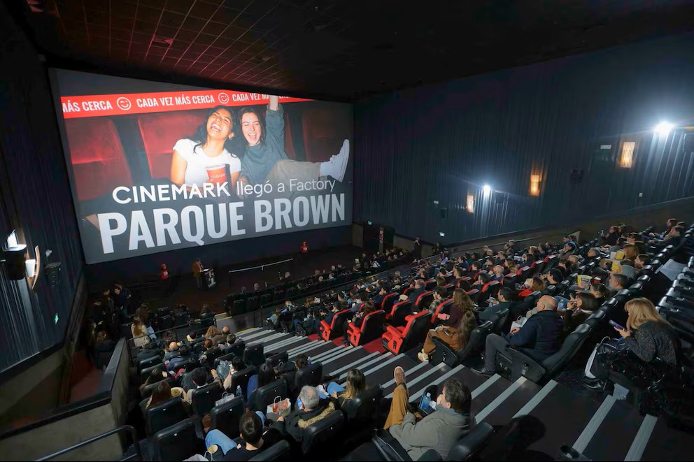 Cinemark sumó un nuevo complejo con la apertura de Cinemark Parque Brown
